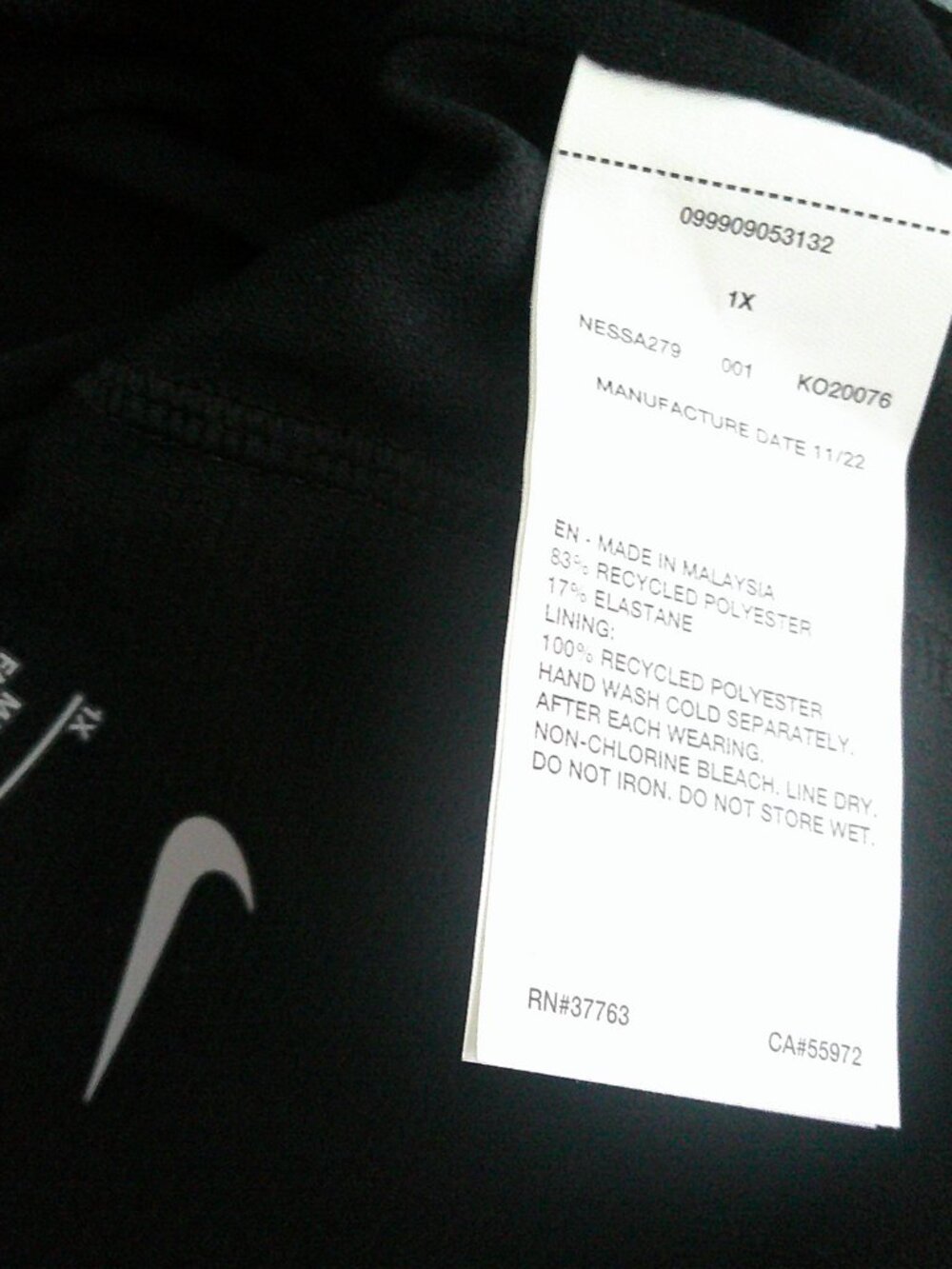 Nike Black Bathing suit top with built in bra Size 1X NWT - Picture 2 of 2